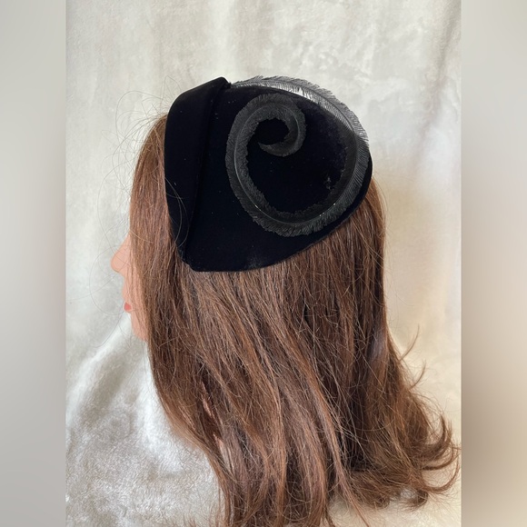 Vintage Bollock’s of Pasadena sportswear fascinator pill hat racetrack headband - Picture 3 of 16